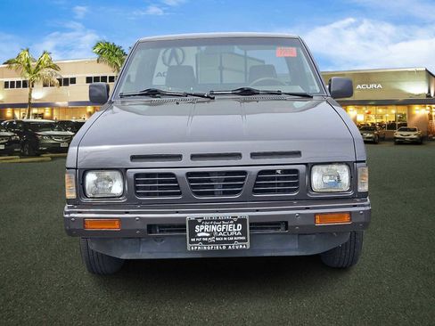 Used 1991 Nissan Pickup 2WD King Cab image 3