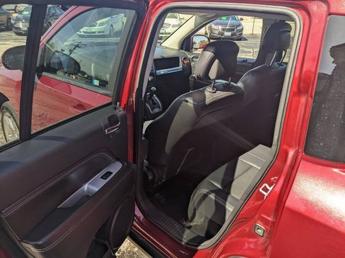 Used 2014 Jeep Compass Latitude AWD/4WD image 11
