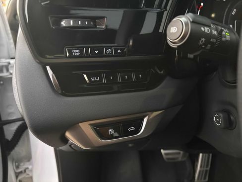 Used 2024 Lexus RX 500h F Sport image 16