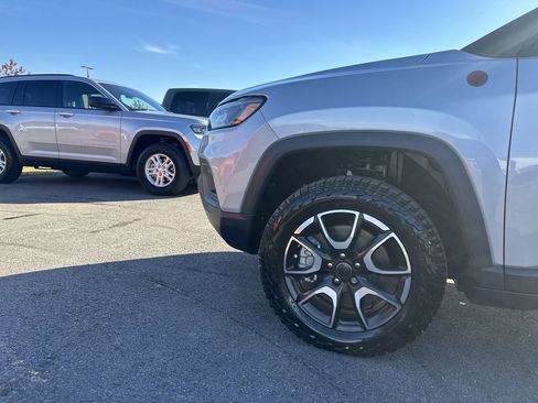 New 2026 Jeep Compass Trailhawk image 9