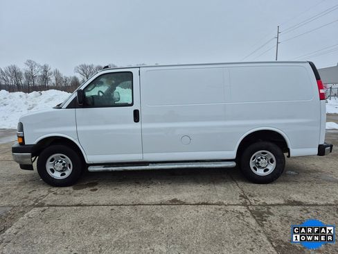 Used 2024 Chevrolet Express 2500 Work Van w/ Driver Convenience Package image 4
