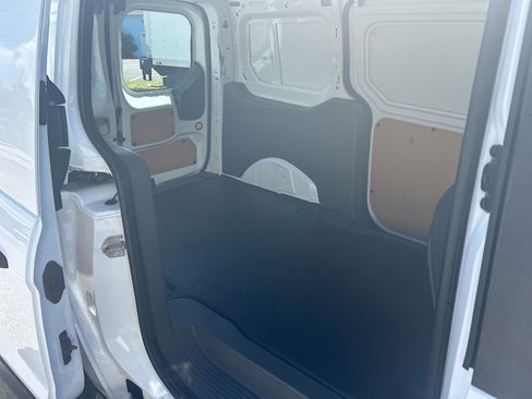 Used 2019 Ford Transit Connect XL image 25