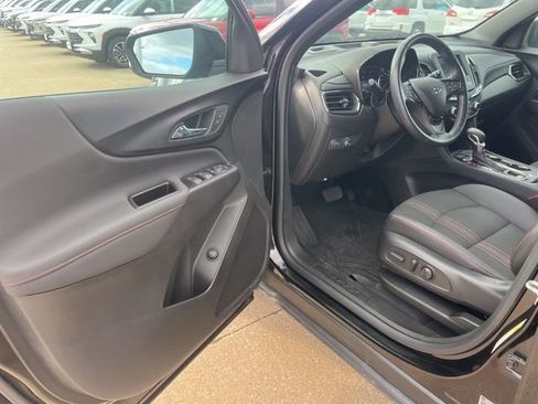 Used 2022 Chevrolet Equinox RS w/ LPO, Floor Liner Package AWD/4WD image 6