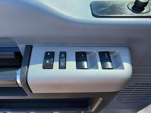Used 2015 Ford F350 XLT AWD/4WD image 25