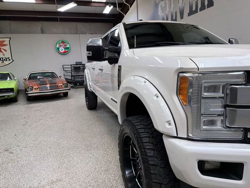 Used 2018 Ford F350 Platinum w/ Platinum Ultimate Package AWD/4WD image 39