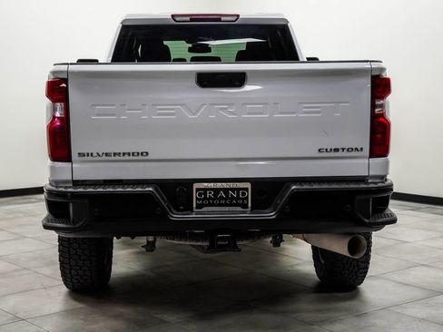 Used 2024 Chevrolet Silverado 2500 Custom w/ Custom Value Package AWD/4WD image 8