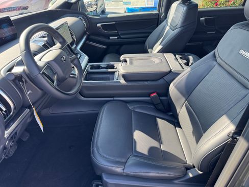 New 2025 Ford Expedition Platinum w/ Stealth Performance Package image 15