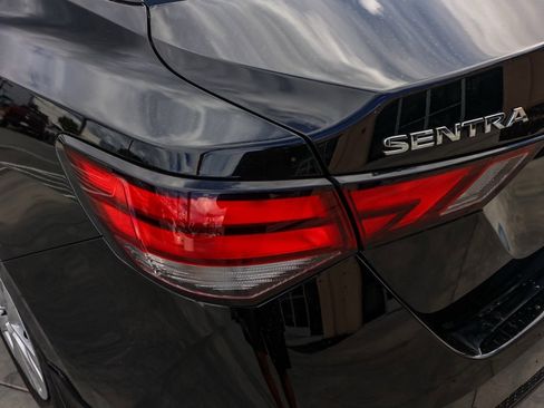 Used 2025 Nissan Sentra S image 7