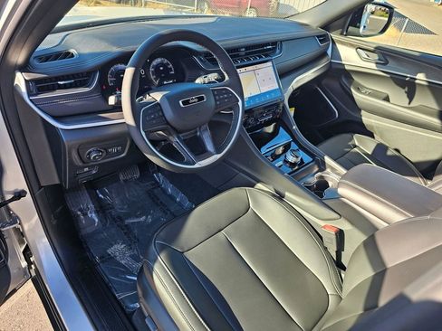 New 2025 Jeep Grand Cherokee Limited w/ Black Appearance Package image 2