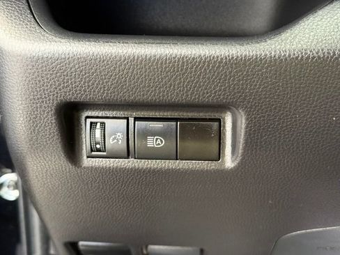 Used 2025 Toyota RAV4 XLE FWD image 30