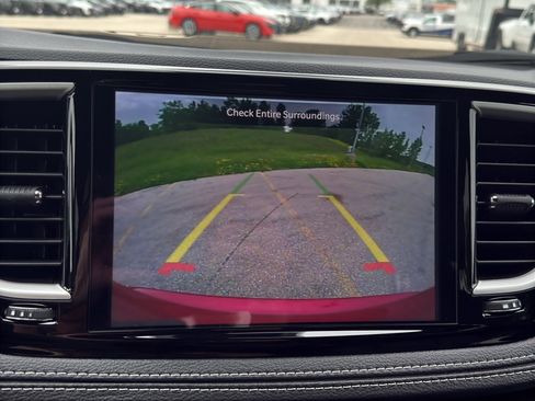 New 2027 Chrysler Pacifica Select w/ Family Tech Group AWD/4WD image 19