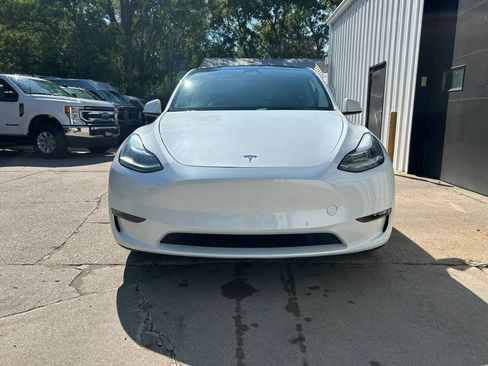 Used 2021 Tesla Model Y Long Range AWD/4WD image 3