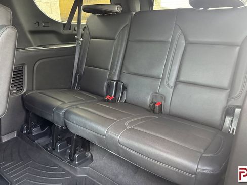 Used 2023 Chevrolet Suburban Z71 w/ Z71 Off-Road Package AWD/4WD image 17