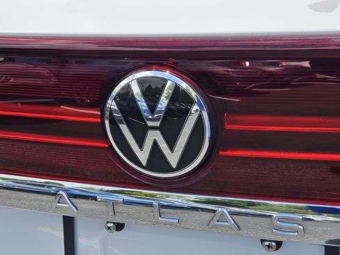 Certified 2024 Volkswagen Atlas SE FWD image 29
