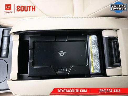 Used 2022 Toyota Highlander XLE image 19