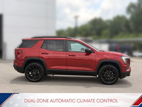 Used 2026 GMC Terrain Elevation w/ Elevation Premium Package AWD/4WD image 4