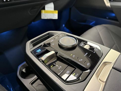 Used 2022 BMW iX xDrive50 w/ Premium Package AWD/4WD image 21