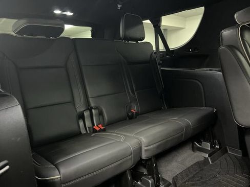 Certified 2021 GMC Yukon XL SLT w/ SLT Premium Package AWD/4WD image 27