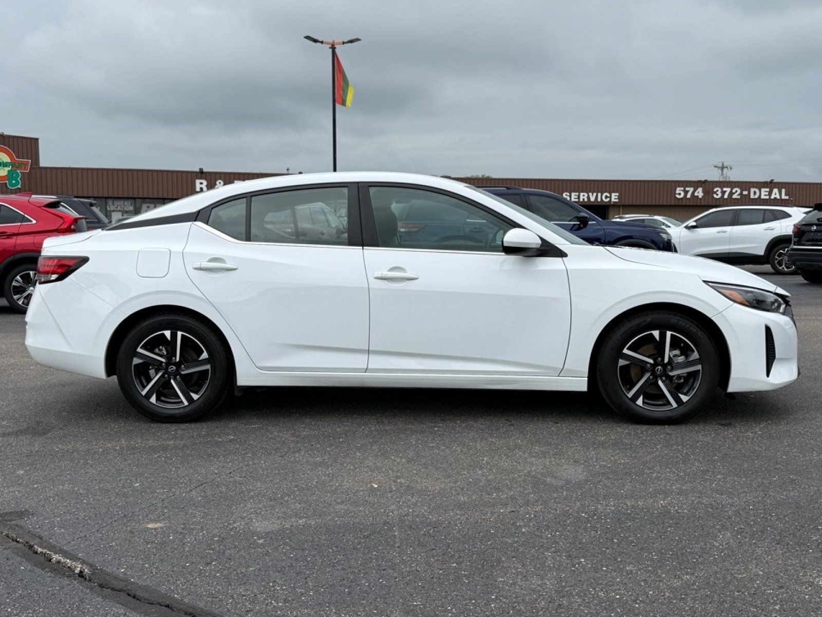 Used 2024 Nissan Sentra SV FWD image 9