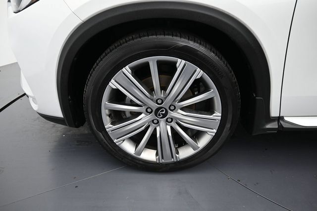 Used 2023 INFINITI QX50 Sensory AWD/4WD image 9