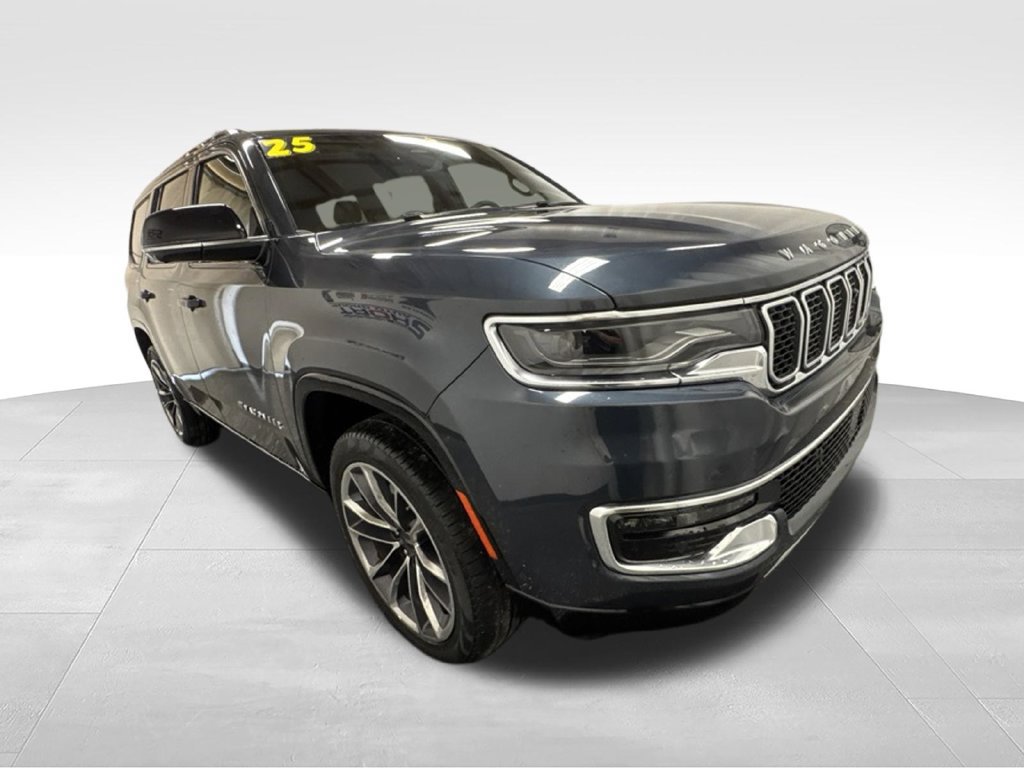 Used 2025 Jeep Wagoneer Series III w/ Premium Group I AWD/4WD image 4