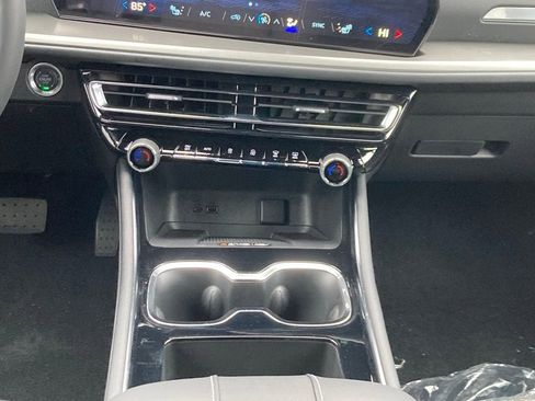 New 2026 Chevrolet Traverse LT w/ Driver Confidence Package image 18