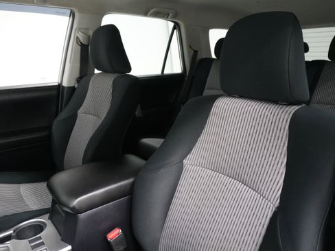 Used 2014 Toyota 4Runner SR5 image 11
