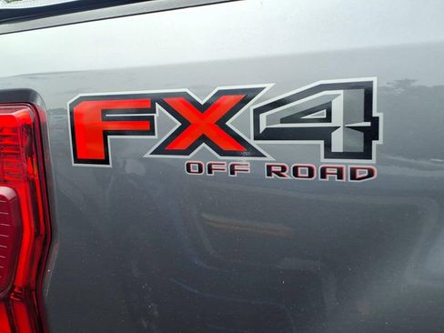 Used 2022 Ford F250 Platinum w/ FX4 Off-Road Package AWD/4WD image 9