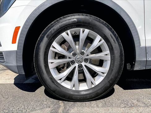 Used 2018 Volkswagen Tiguan S w/ 3rd Row Seat Package AWD/4WD image 4