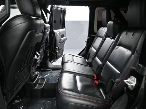 Used 2021 Jeep Wrangler Unlimited Rubicon image 18