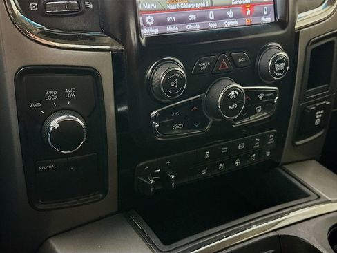 Used 2018 RAM 2500 Laramie w/ Sport Appearance Group AWD/4WD image 18