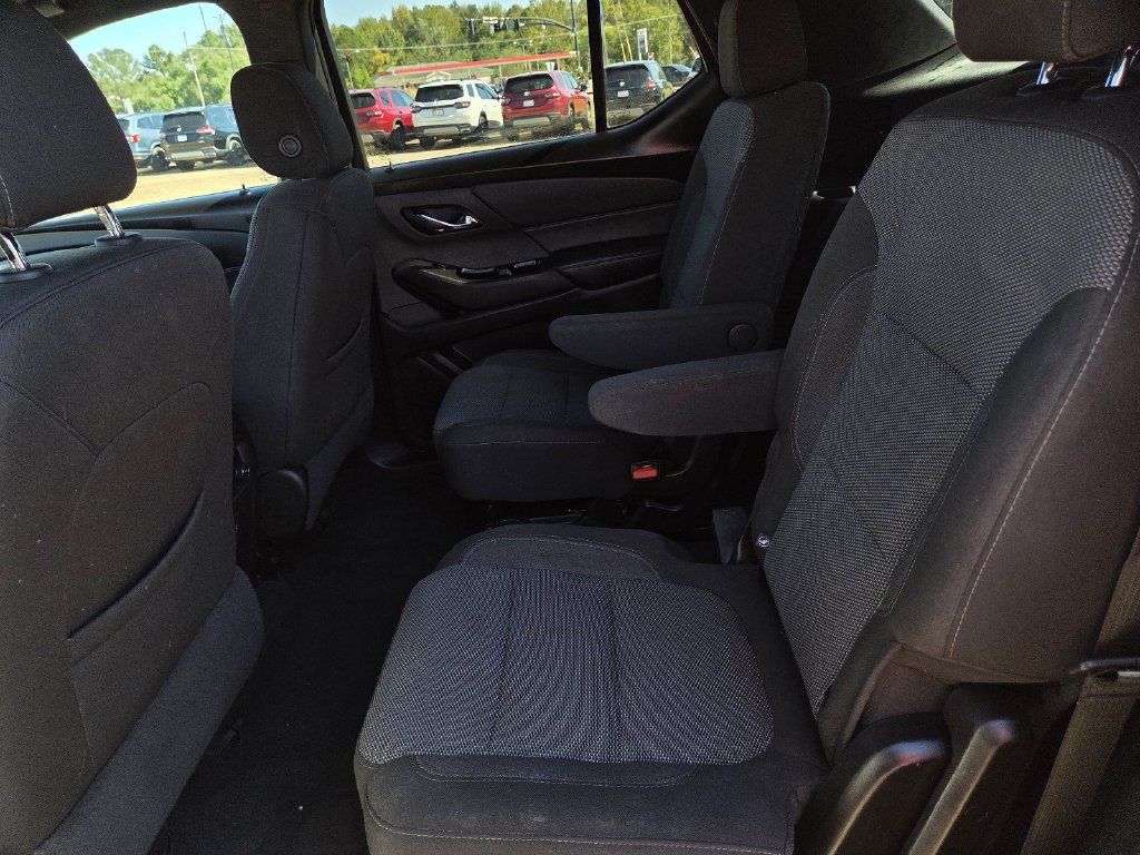 Used 2023 Chevrolet Traverse LT FWD image 19