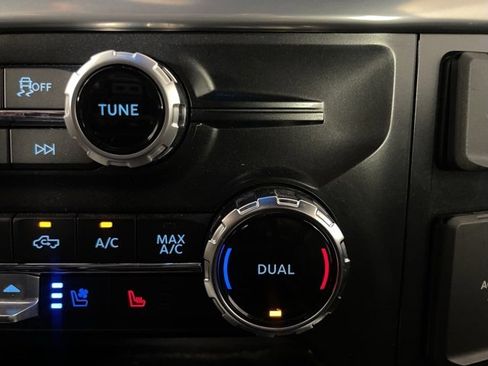 Used 2025 Ford F150 Lariat w/ Equipment Group 501A Mid image 12