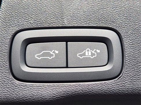 New 2026 Volvo XC60 B5 Plus w/ Climate Package image 24