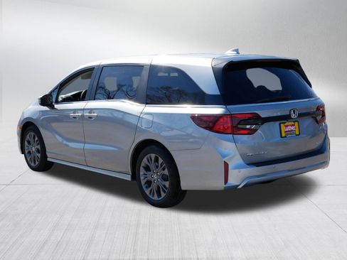 Certified 2026 Honda Odyssey Touring image 5
