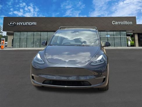 Used 2024 Tesla Model Y Long Range AWD/4WD image 2