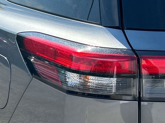 Certified 2025 Nissan Pathfinder SL FWD image 11