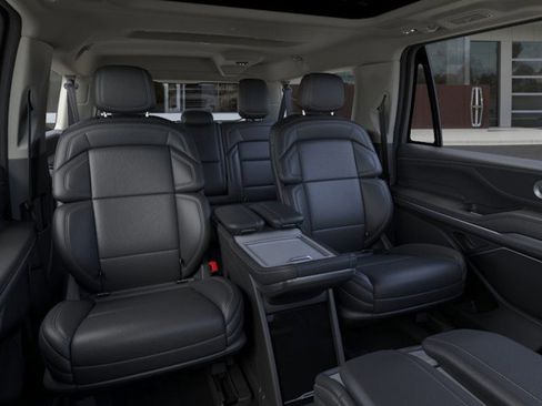 New 2025 Lincoln Navigator L Reserve image 11