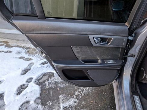 Used 2010 Jaguar XF R image 25