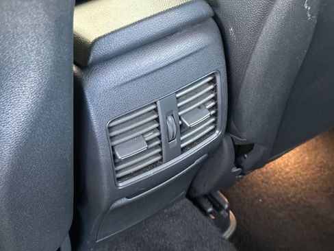 Used 2019 Mercedes-Benz GLA 250 4MATIC image 17