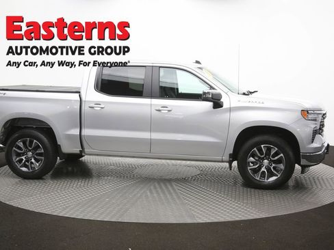Used 2022 Chevrolet Silverado 1500 LT AWD/4WD image 48