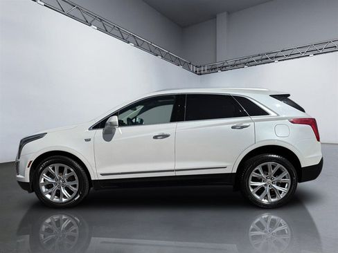 Used 2018 Cadillac XT5 Luxury w/ Driver Awareness Package AWD/4WD image 2