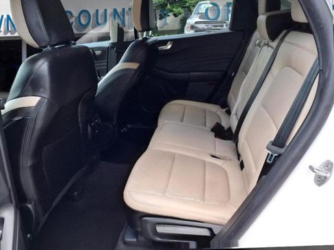 Used 2022 Ford Escape SEL image 11