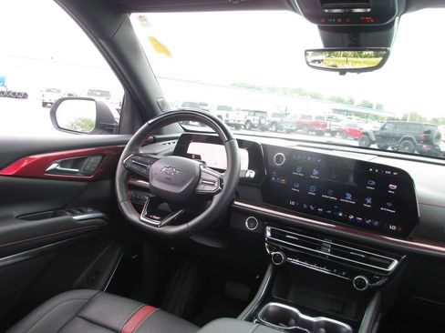 Used 2024 Chevrolet Traverse RS AWD/4WD image 29