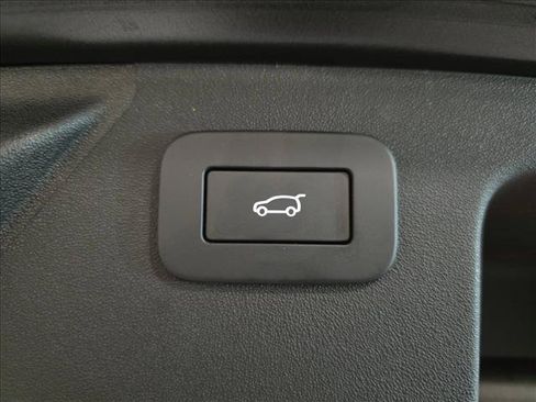 New 2026 Land Rover Discovery Sport Landmark AWD/4WD image 13