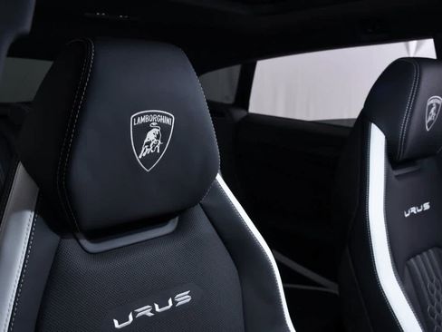 Used 2024 Lamborghini Urus Performante image 12