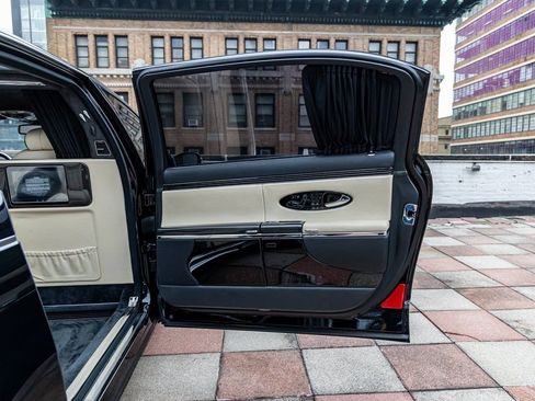Used 2009 Maybach 62 S RWD image 71