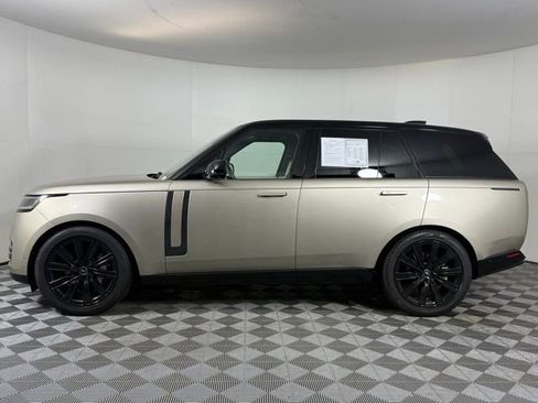 Certified 2023 Land Rover Range Rover SE image 3