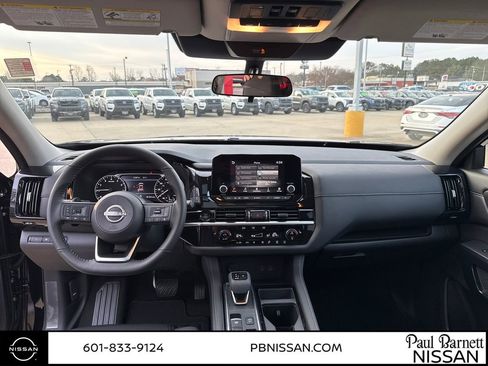 New 2025 Nissan Pathfinder SV w/ SV Premium Package image 28