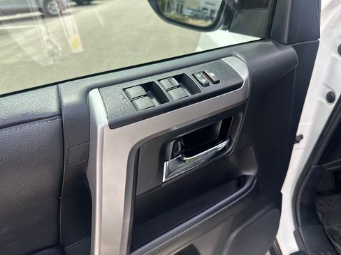 Used 2023 Toyota 4Runner SR5 Premium w/ Moonroof Package RWD image 17